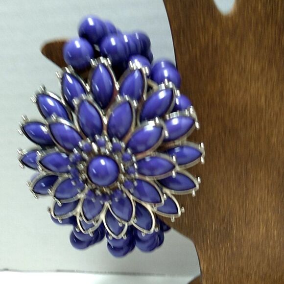 Sapphire Blue Large Crystal Flower Beaded Stretch Bracelet - Picture 9 of 10